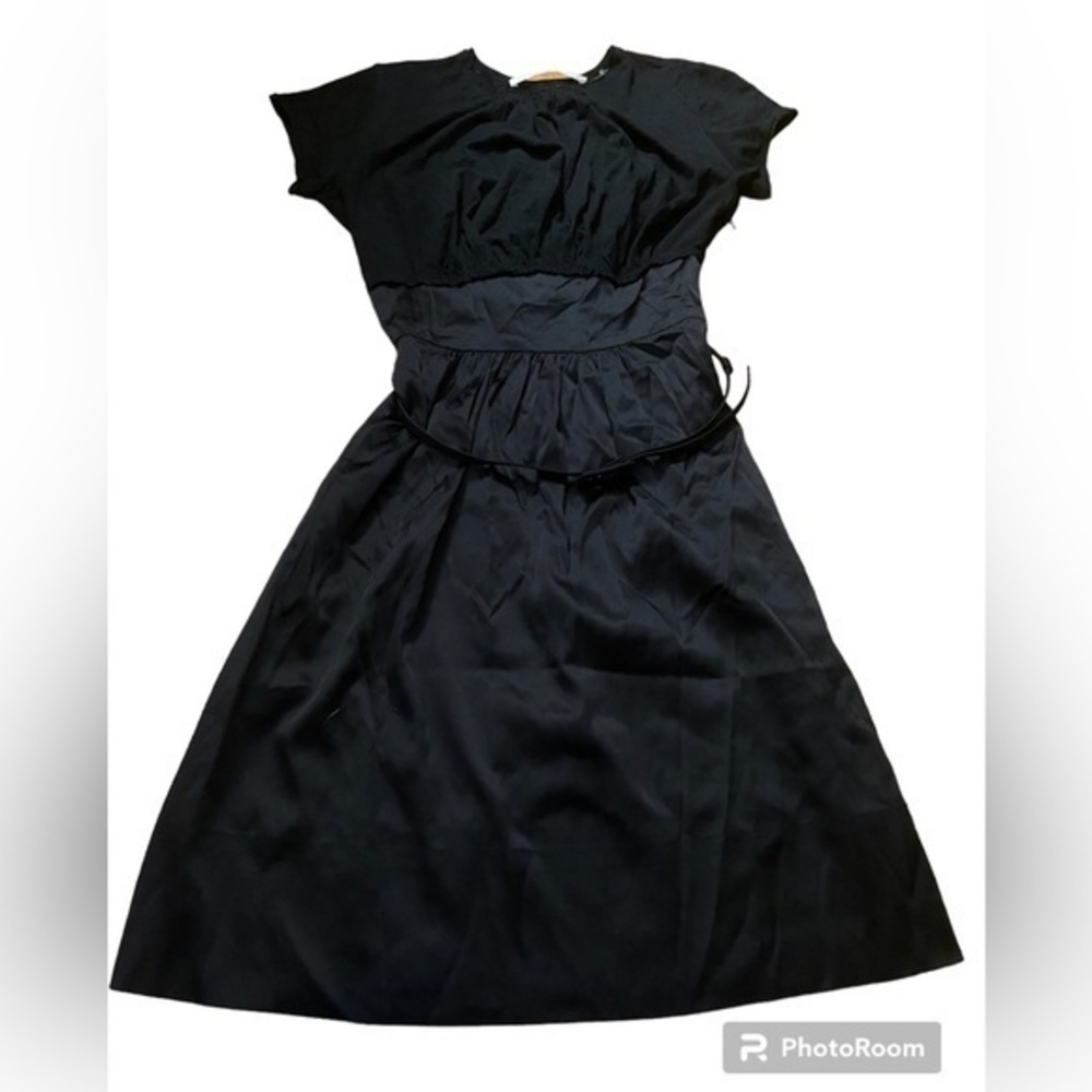 NWOT Susana Monaco Dress with stretch top and silk feel bottom, missing size tag